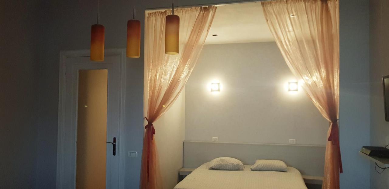 Hospitality Centrum - Nicolae Iorga Bucarest Habitación foto